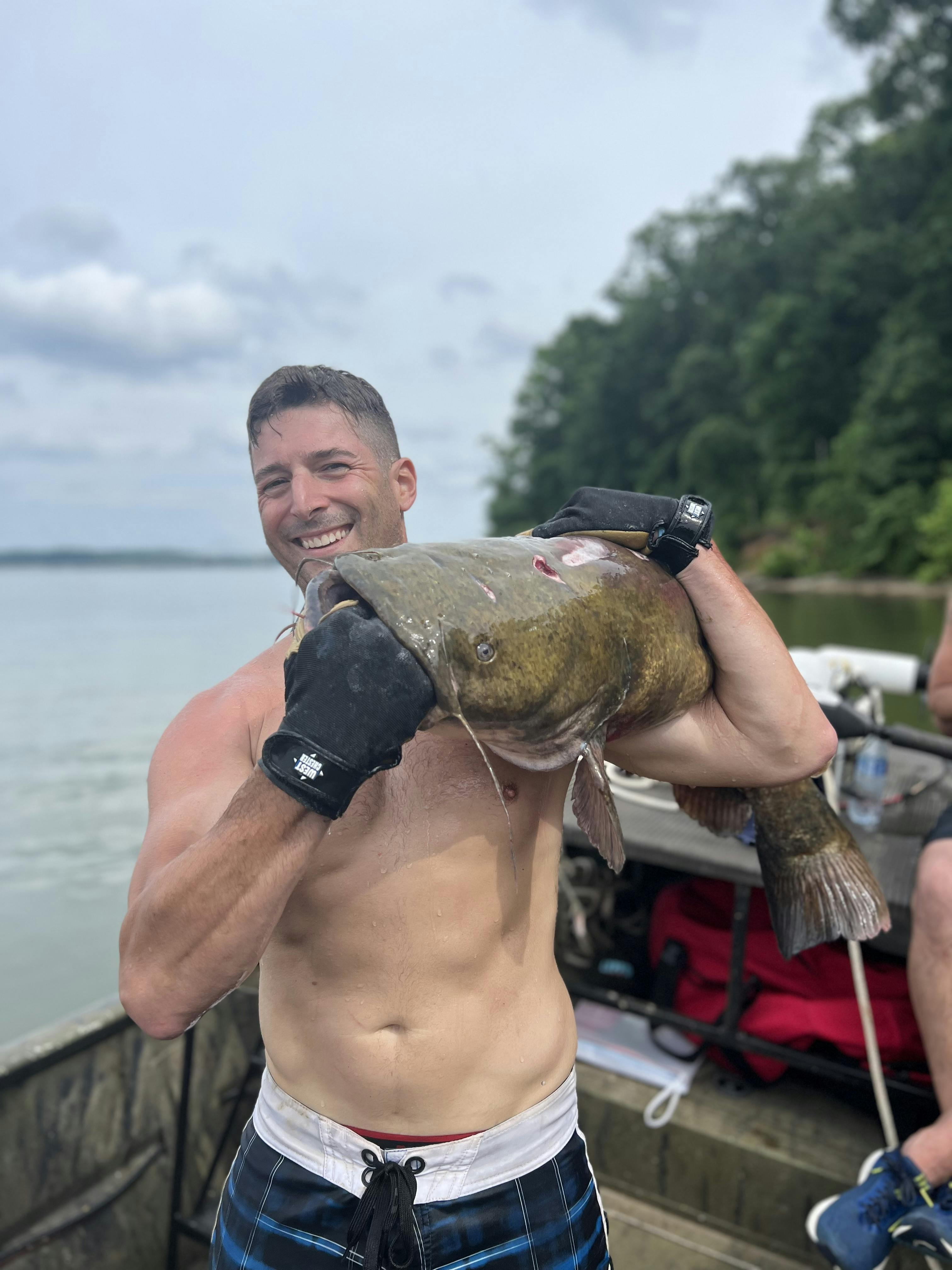 Noodling Guide on Kentucky Lake Loveless Outdoor Adventures
